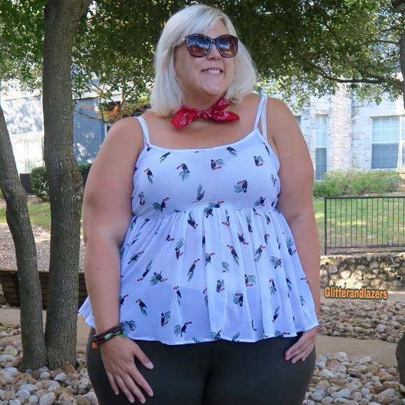 Flowy tropical top - Picture 2 of 6